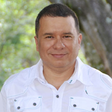 José Eduardo Toﬁño Peña