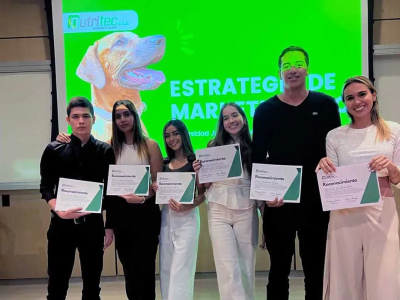 Estudiantes de Mercadeo presentaron sus proyectos de innovación colaborativa a tres empresas de la región