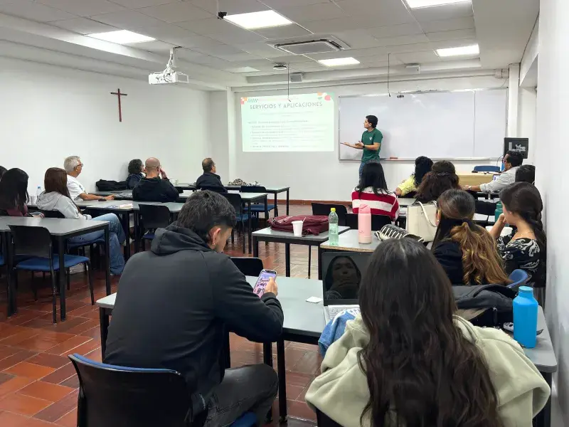 Estudiantes de Comunicación elaboran estrategias digitales para la promoción y defensa del patrimonio en centro histórico de Cali