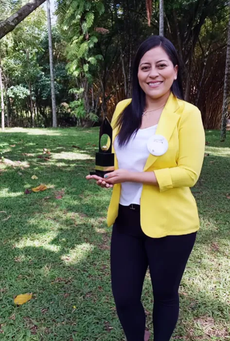 Una egresada javeriana fue elegida como la Mujer Cafam Cauca 2022 